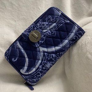 Vera Bradley Indio Turnlock RFID Large Wallet- Like New